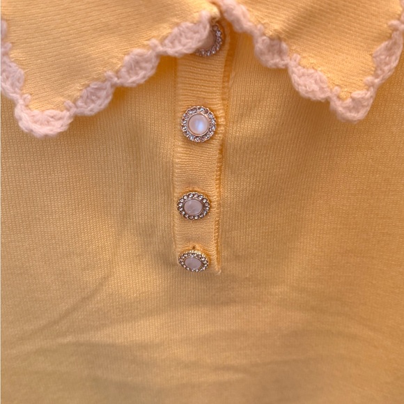 Yellow Collared Knit Top with Lace Trim - Picture 4 of 4